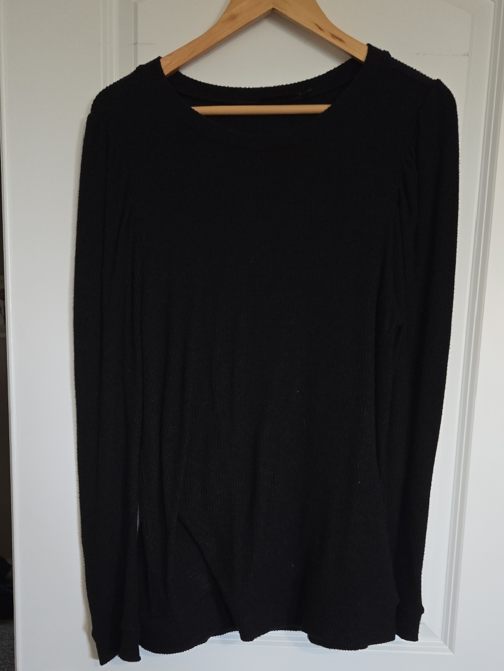 Doe & Rae Black Ribbed Crewneck Long Sleeve Top